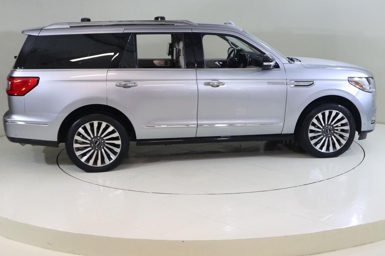 Lincoln Navigator Reserve 3.5L N1521 / FREE Insurance + Registration / AL TAYER MOTORS / AL QOUZ SHOWROOM