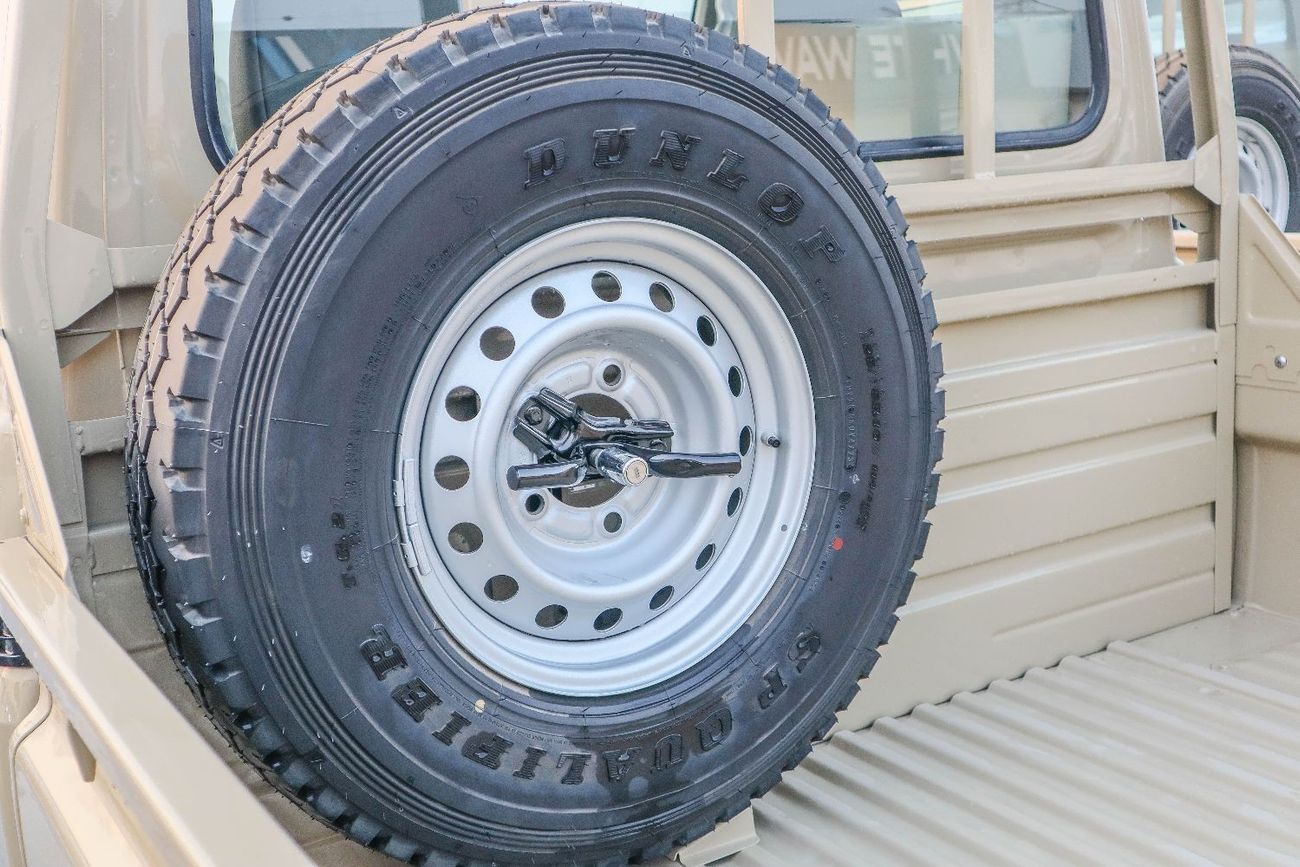 تويوتا لاند كروزر بيك آب Toyota Land Cruiser Pick Up 2024 4.0L Single Cab