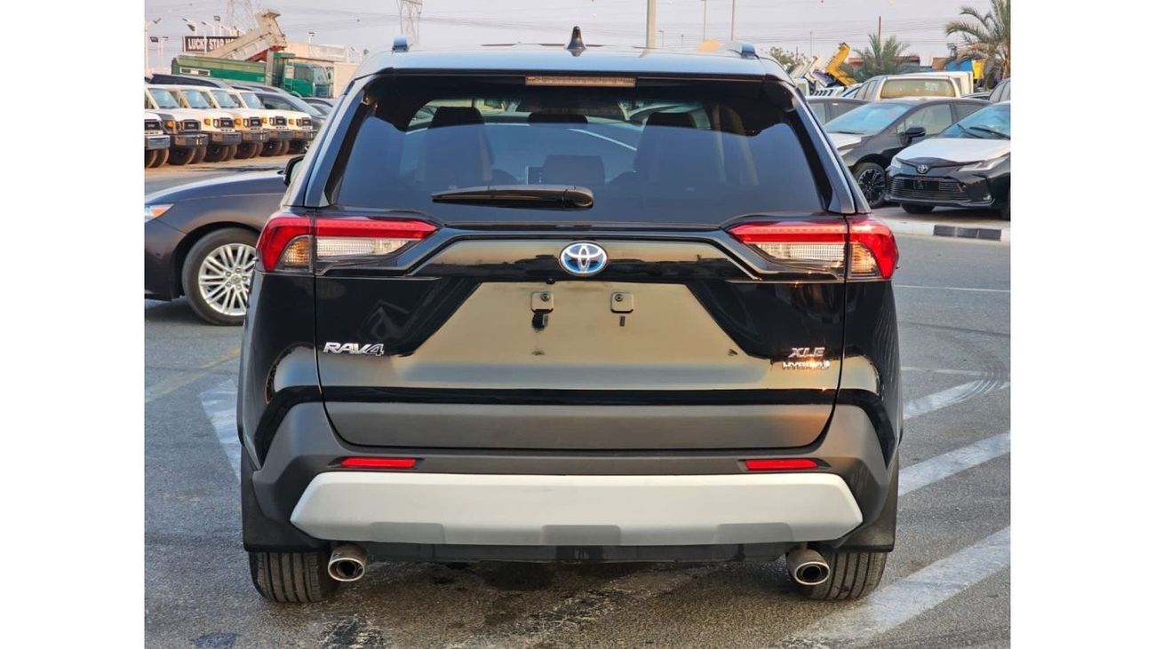 Toyota RAV4 “Offer”2021 Toyota Rav4 XLE AWD Hybrid Full Option 2.5L V4 - AWD 4x4 --UAE PASS