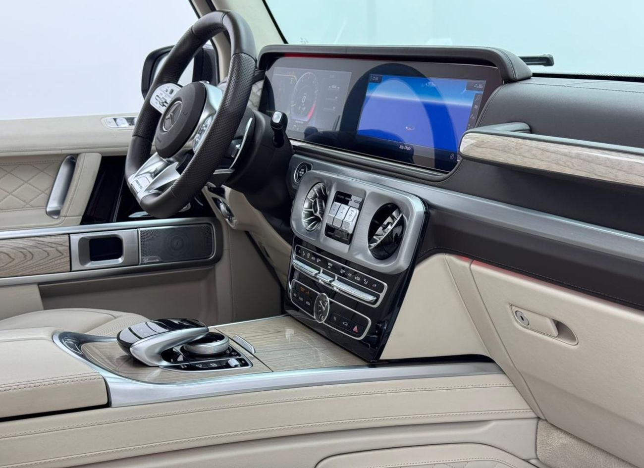 Mercedes-Benz G 63 AMG 2022 Mercedes-Benz G63 AMG Night package, 2027 Mercedes Warranty and Service Pack, GCC