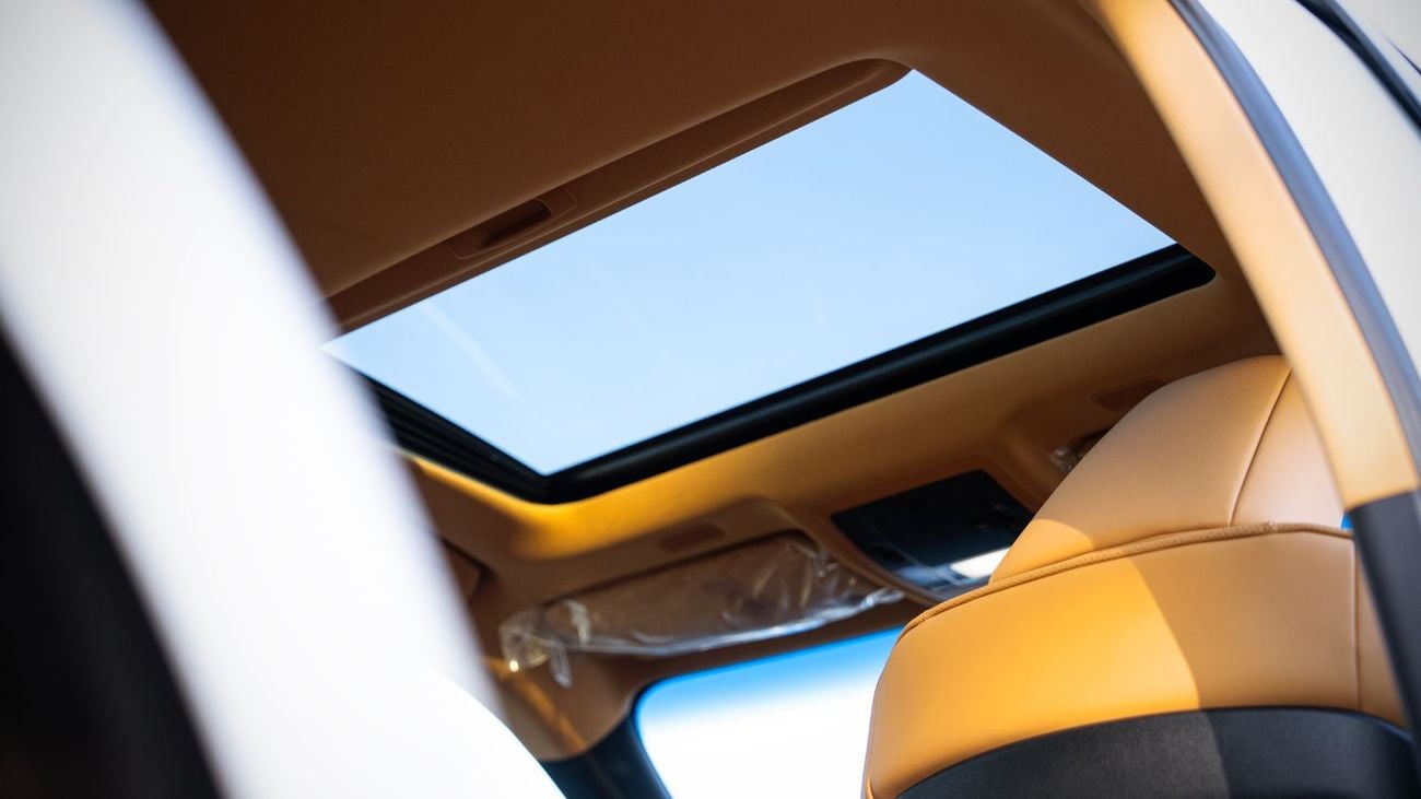 لكزس ES 350 Prime 2.5L - Sonic Quartz Inside Hazel | Export Only