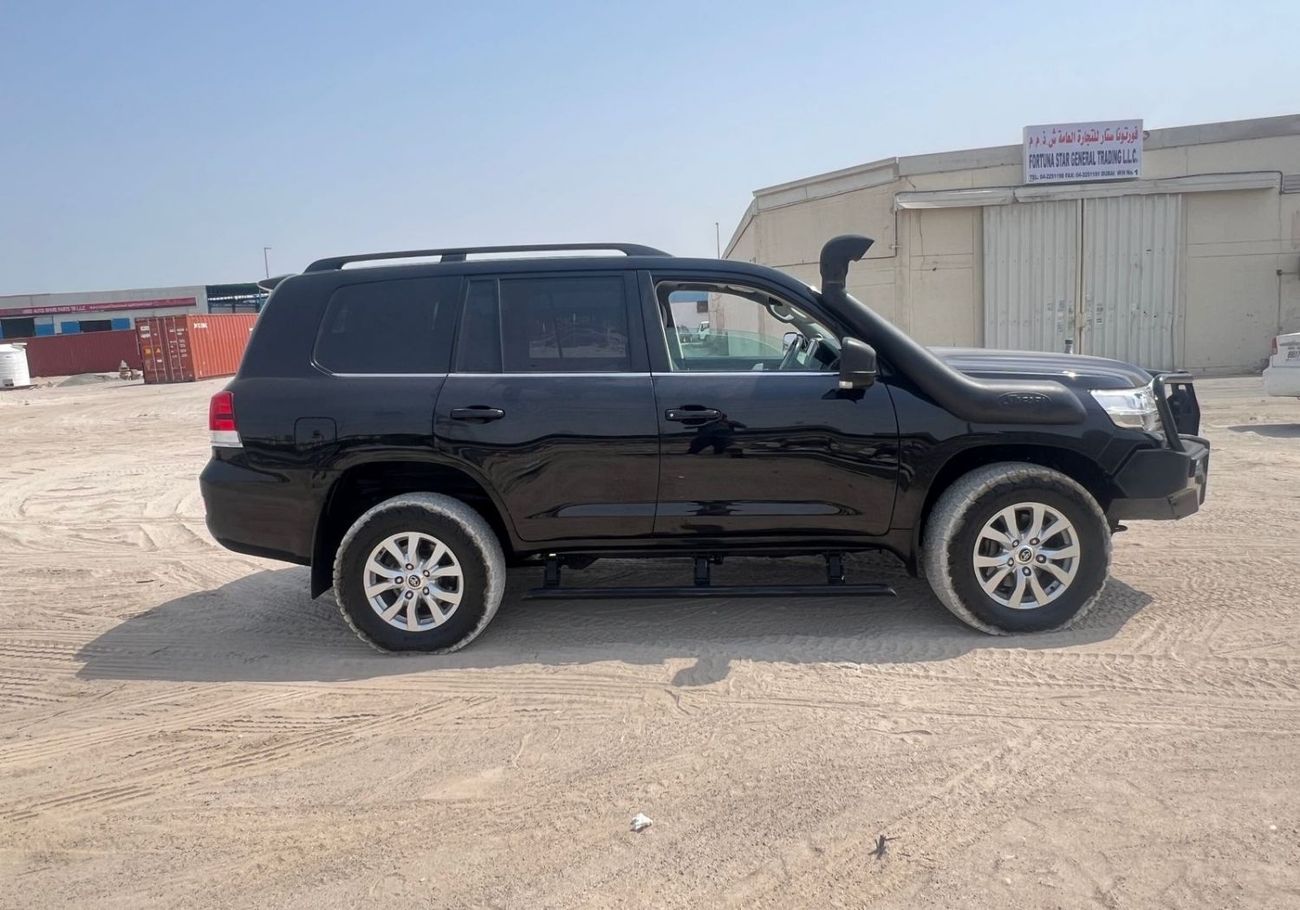 Toyota Land Cruiser DIESEL 4.5 LITER RIGHT HAND DRIVE 2019 BLACK COLOR