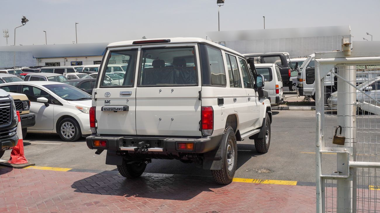 Toyota Land Cruiser 70 LX 2.8L Diesel A/T