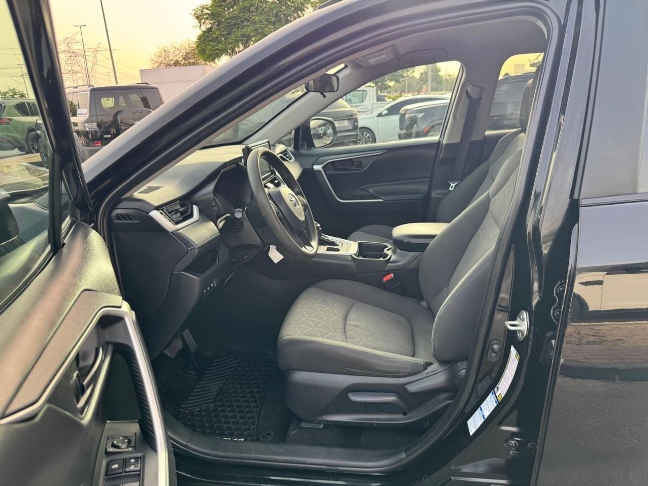 Toyota RAV4 2020 LE AWD CANADA SPEC