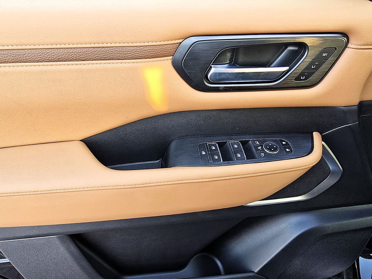 نيسان باترول Nissan Patrol LE Platinum City 3.5l Twin turbo petrol A/T 4WD SUV Black Color Inside Tan GCC 2026 Mo