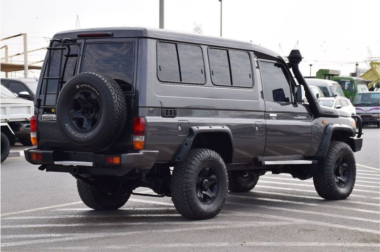 تويوتا لاند كروزر 70 Std 4.5L 4WD