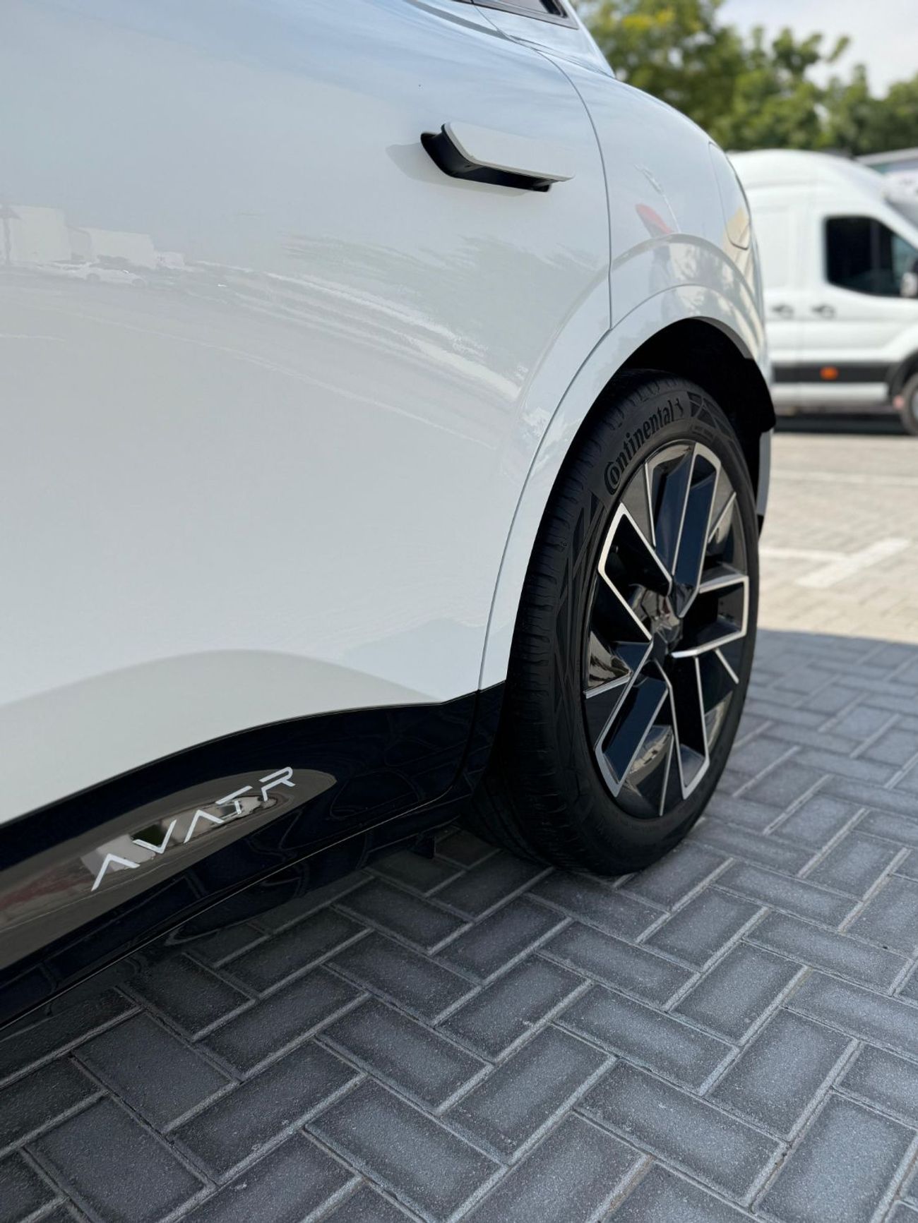 أفاتر 11 Luxury RWD