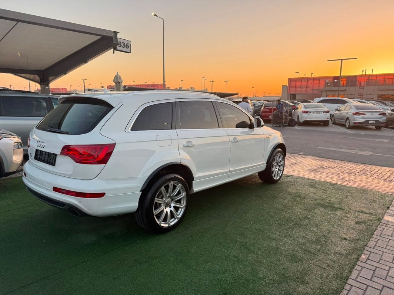 Audi Q7 panoramic sunroof, supercharged, first owner, two keys
