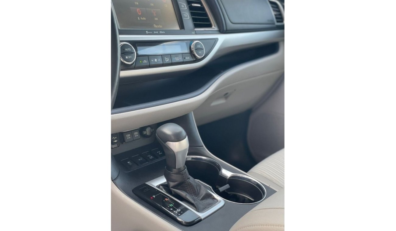 Toyota Highlander *Offer*2019 Toyota Highlander LE AWD / EXPORT ONLY / فقط للتصدير