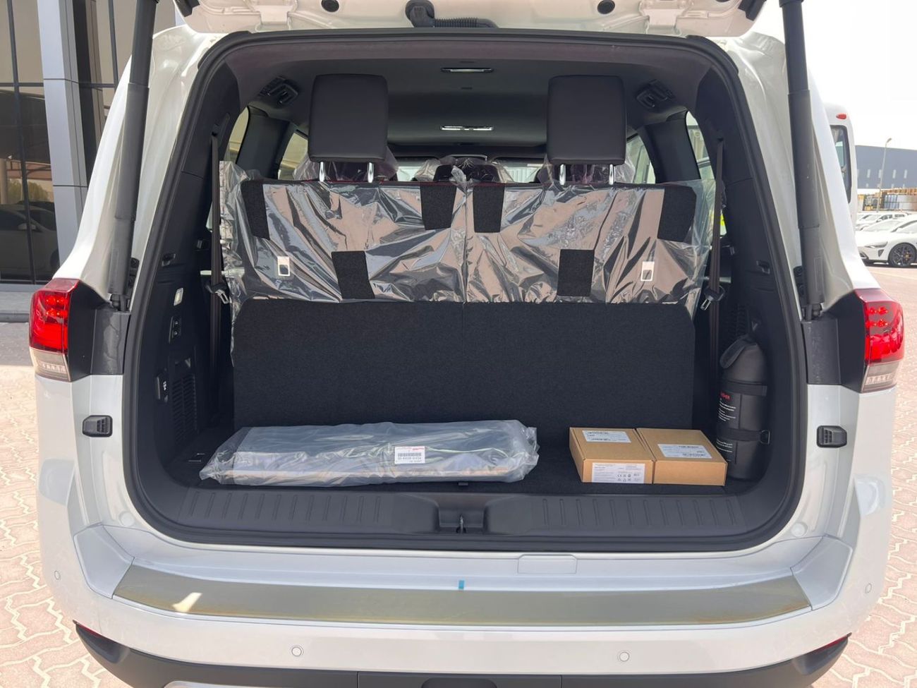 Toyota Land Cruiser 2025 Toyota Land Cruiser LC300 GR-Sport (Full-Option with Radar) 3.3L V6 Twin Turbo Diesel A/T 4WD E