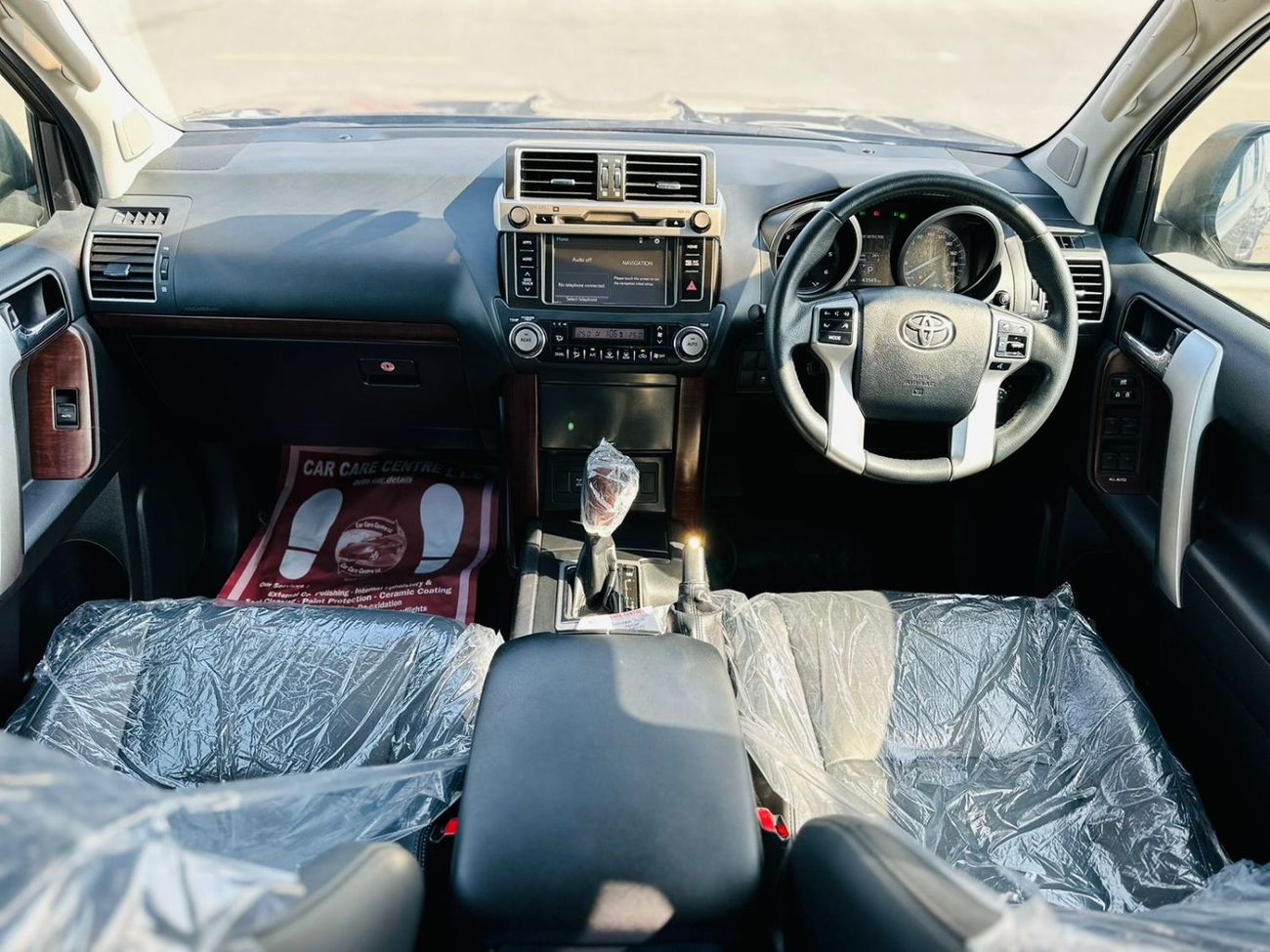 Toyota Prado Toyota Prado 2017 golden colour RHD diesel engine 7 seaters