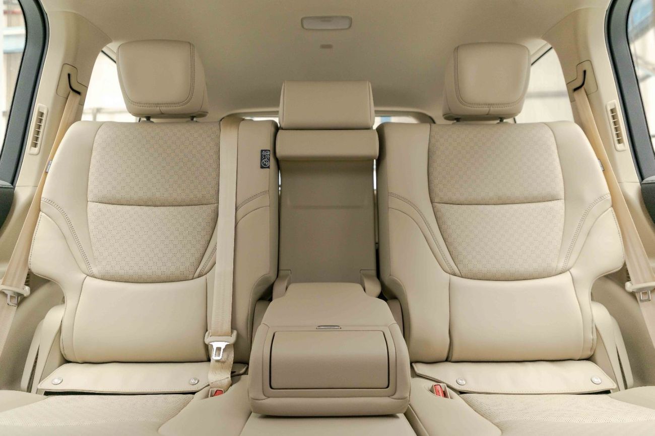 تويوتا لاند كروزر VX HI 3.5L - White Pearl Inside Beige | Export Only