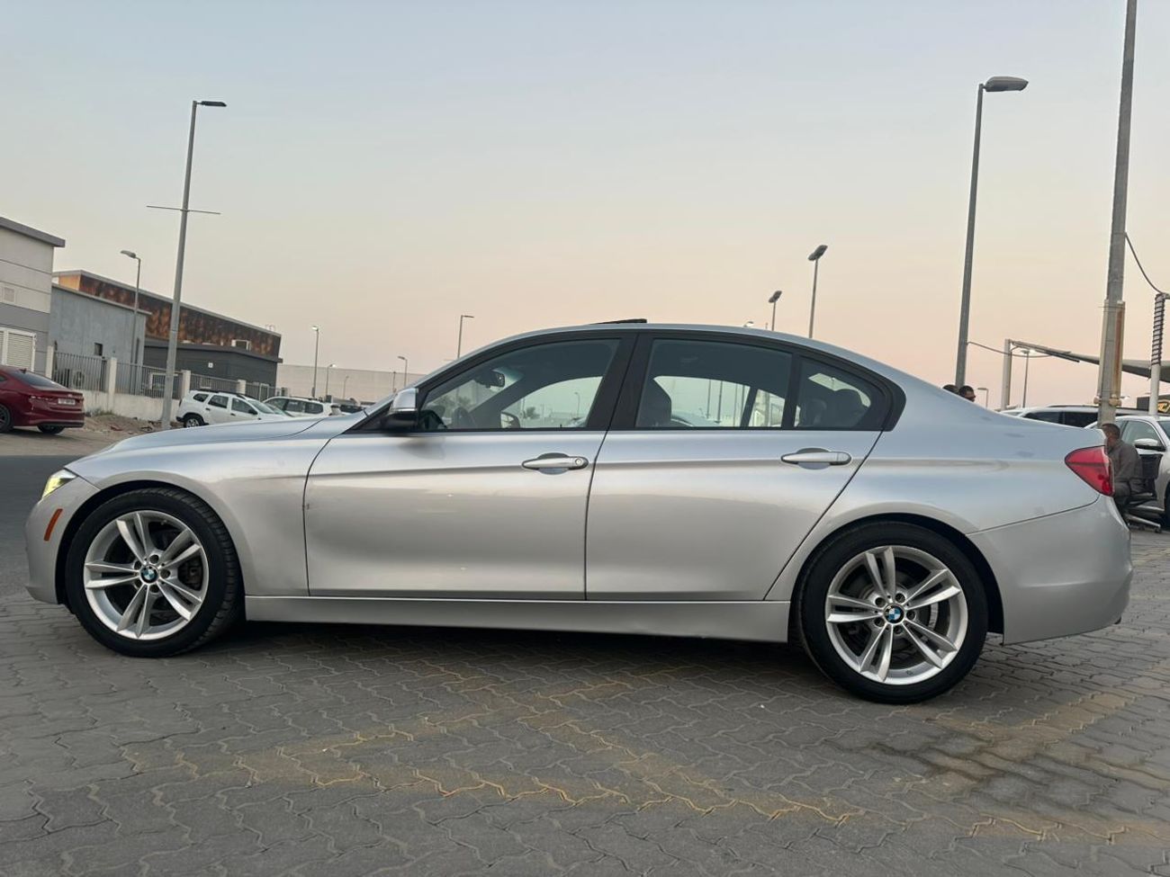 BMW 320i Exclusive 2.0L