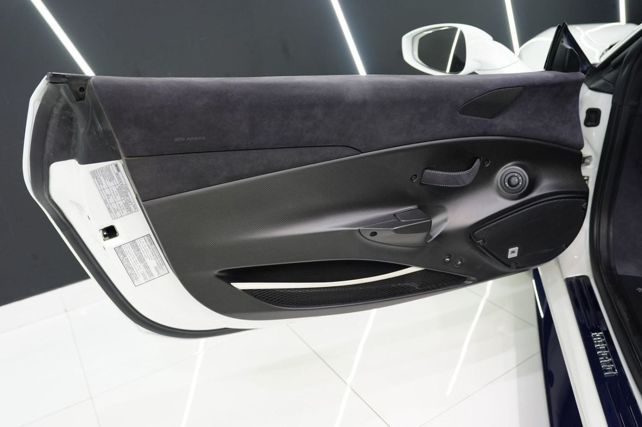 فيراري 488 بيستا  2018 Ferrari 488 Pista, Atelier Ferrari, Apple CarPlay, JBL Audio, Special Exterior Carbon Pack, Al