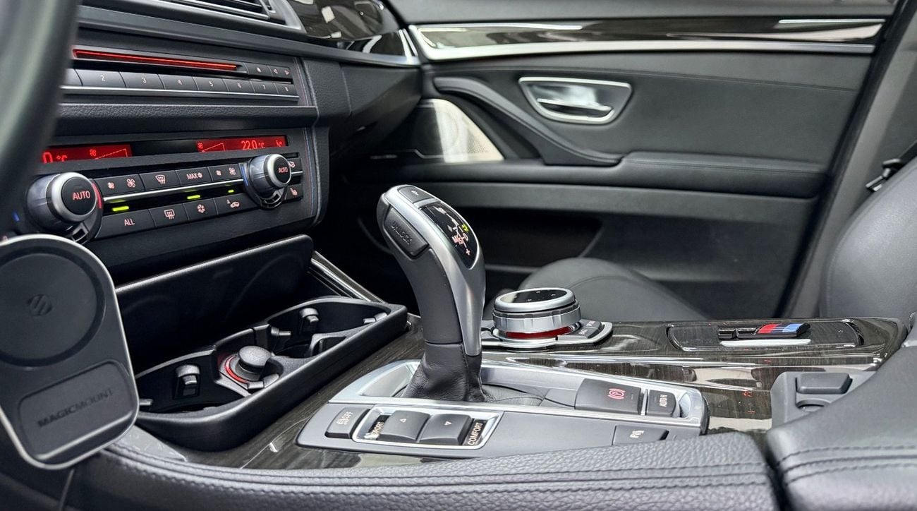 BMW M550i Original paint .. V8 .. Low Milegea .. Perfect Condition