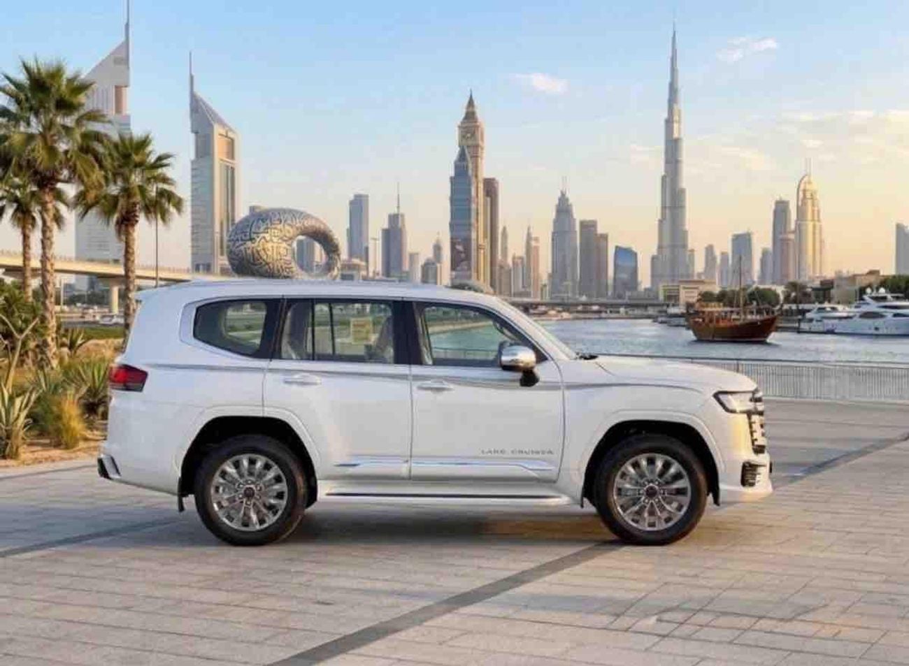 تويوتا لاند كروزر VX -V 2026 SOFTDOORS RADAR MODELISTA BODY KIT WHITE BIEGE