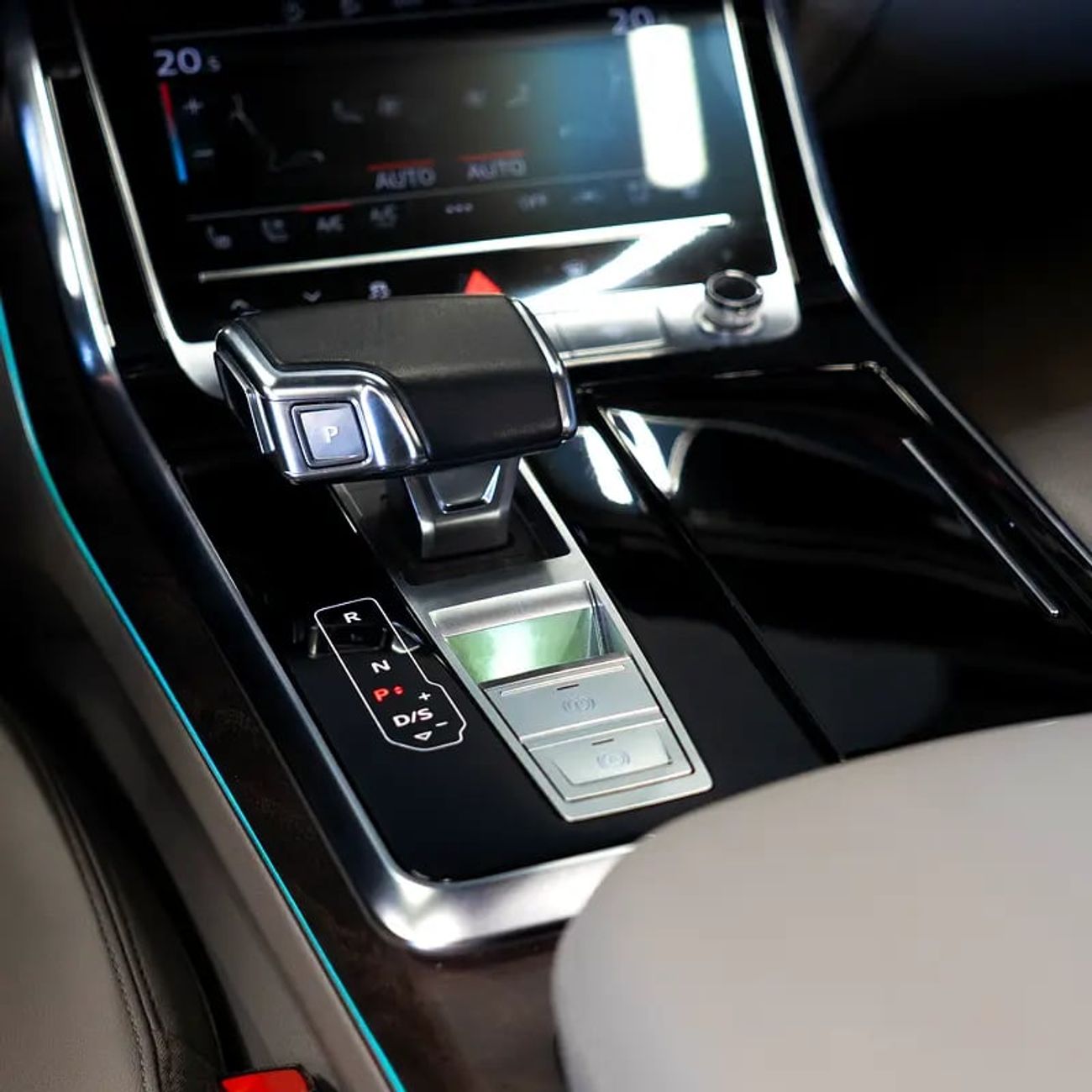 Audi Q7 55 TFSI quattro S-Line 3.0L AED 3,161 P.M • 0% Downpayment • Audi Q7 55TFSI S-Line • Agency Warranty