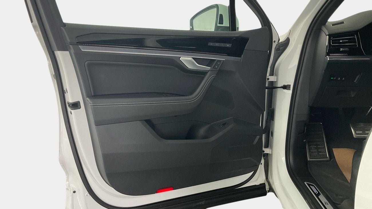 Volkswagen Touareg R-Line 3.0L 4WD R-Line | Guaranteed Warranty | 0 Down Payment