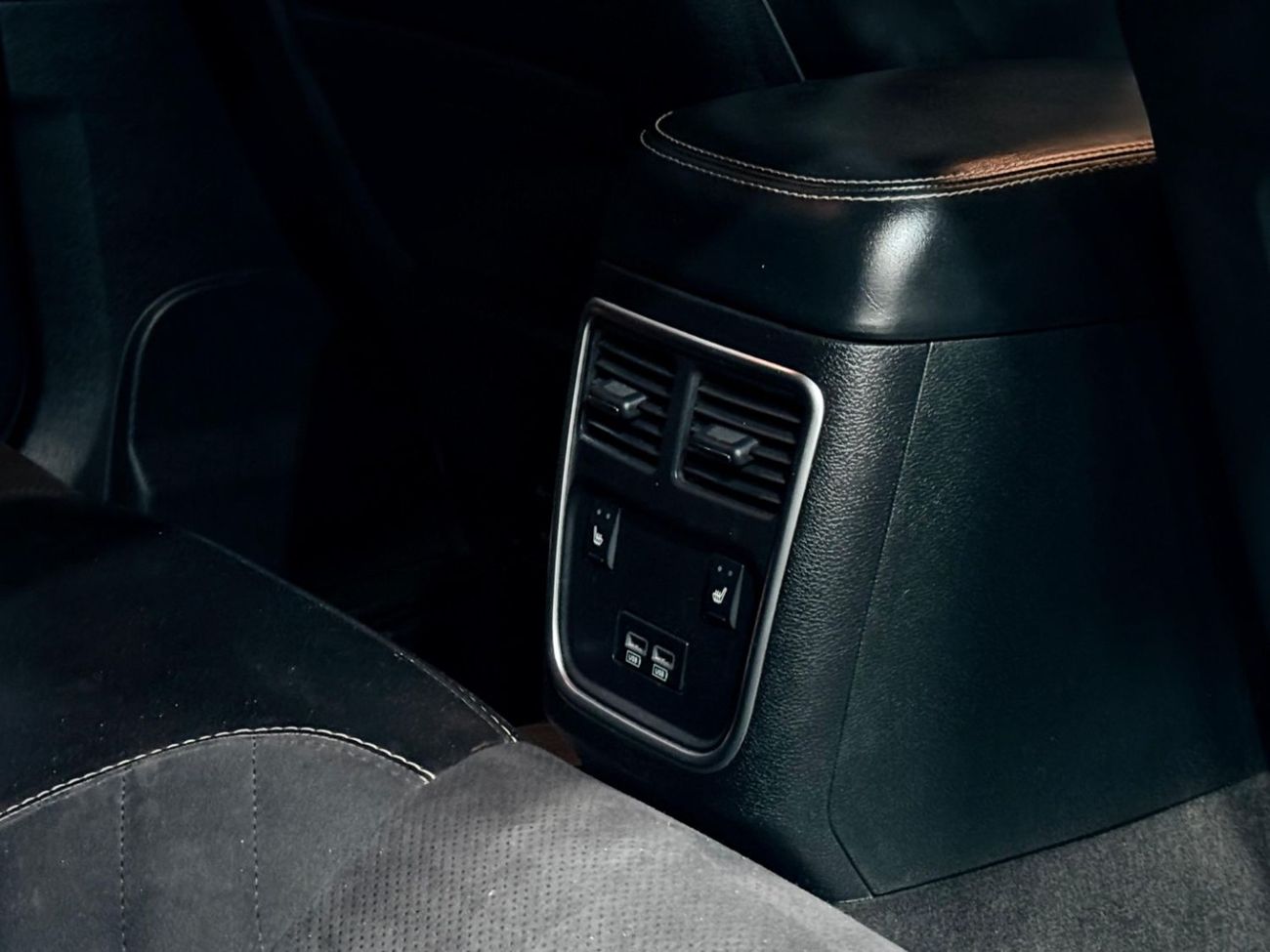 Dodge Charger SRT 392 6.4L (717 HP)