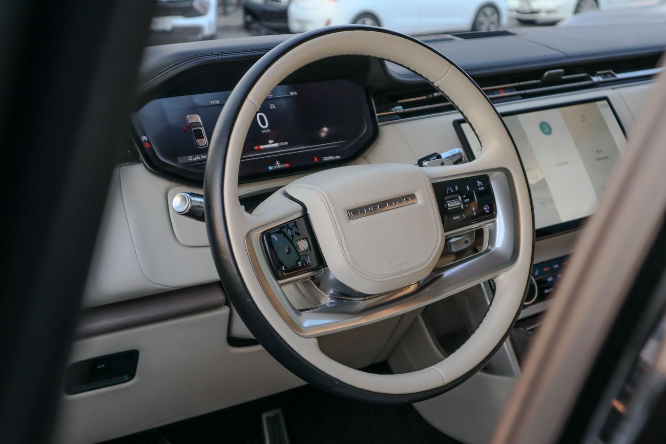 Land Rover Range Rover LWB Autobiography P400 3.0L LWB Autobiography P400 4.4L 2022 Land Rover Range Rover Autobiography 4.