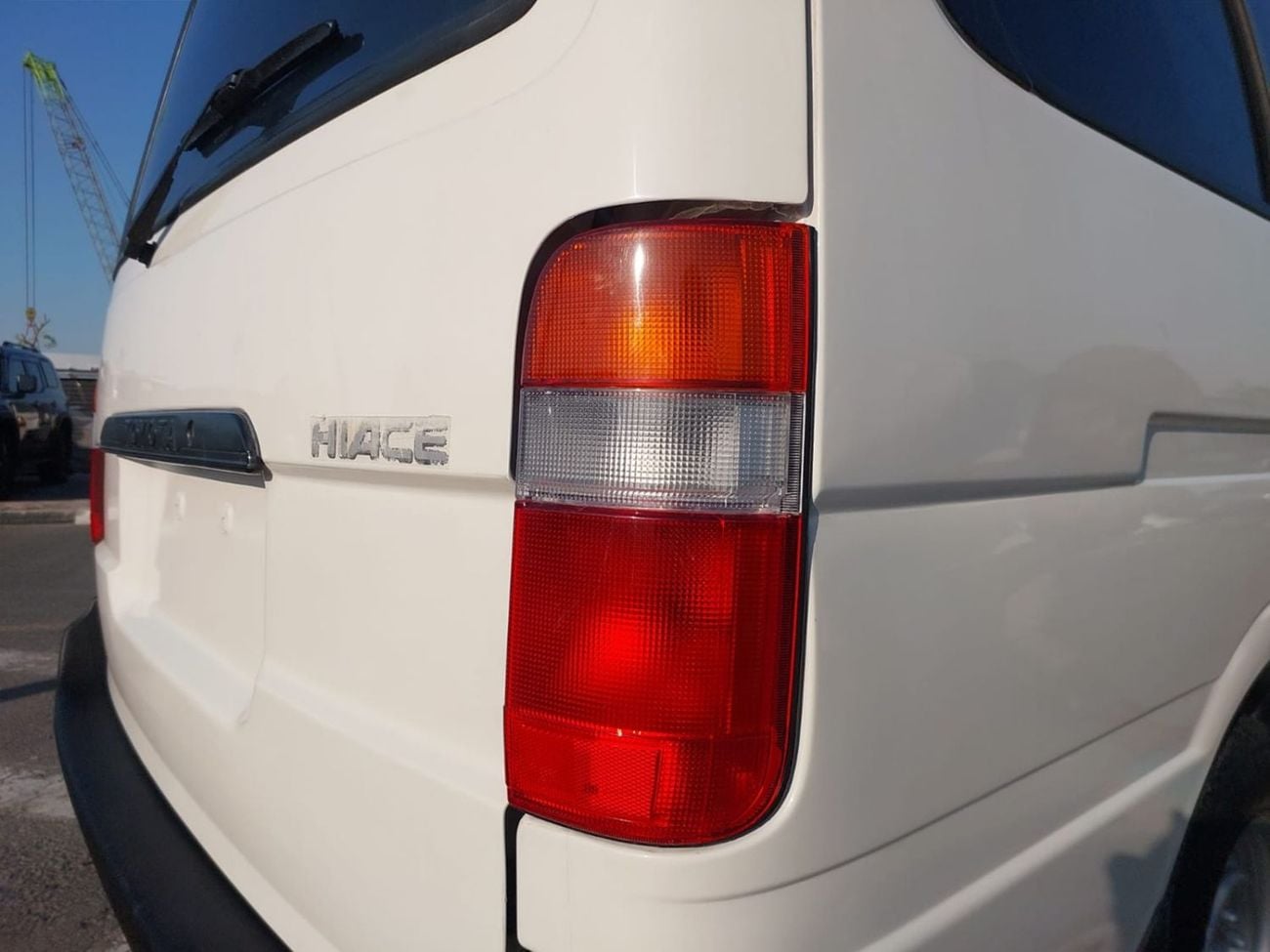 تويوتا هاياس TOYOTA HIACE VAN RHD 2004 MODEL 2.4 L PETROL MANUAL(PM13814)