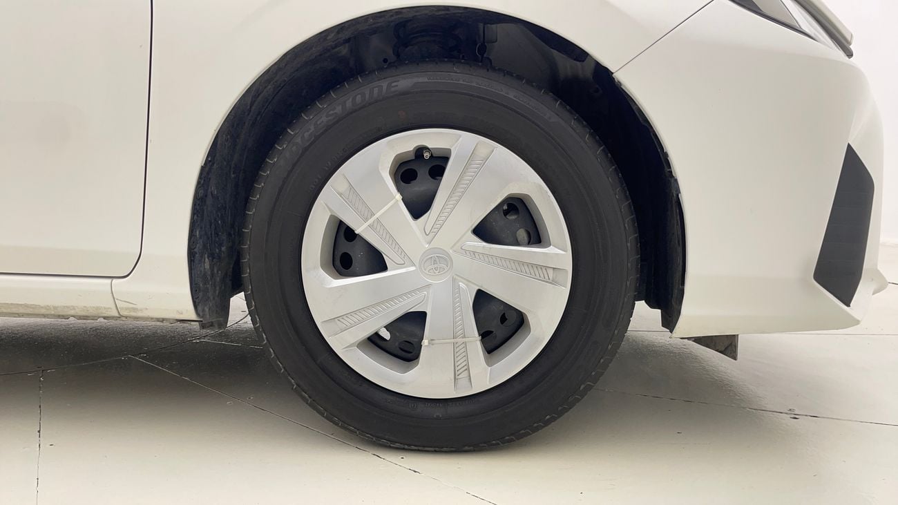 تويوتا يارس E 1.5 | بدون دفعة مقدمة | اختبار القيادة في المنزل