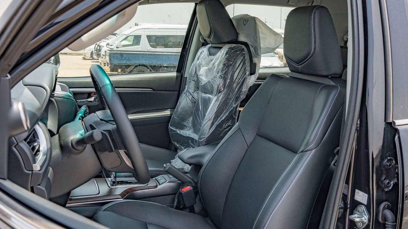 تويوتا فورتونر 2025 Toyota Fortuner 4.0L Petrol Full Option - GCC