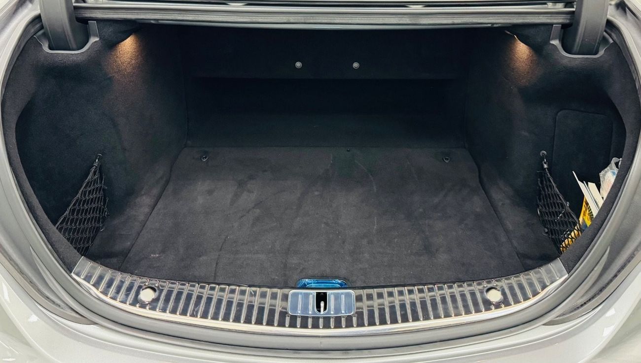 Mercedes-Benz S 500 AMG GCC .. FSH .. 25000 Km Only .. Original paint .. Brand New condition