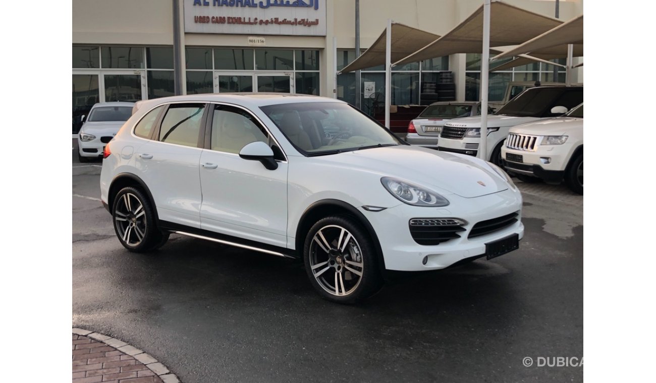 Porsche Cayenne S PORSCHE CAYANNE S MODEL 2013 GCC car prefect condition full option panoramic roof leather seats back