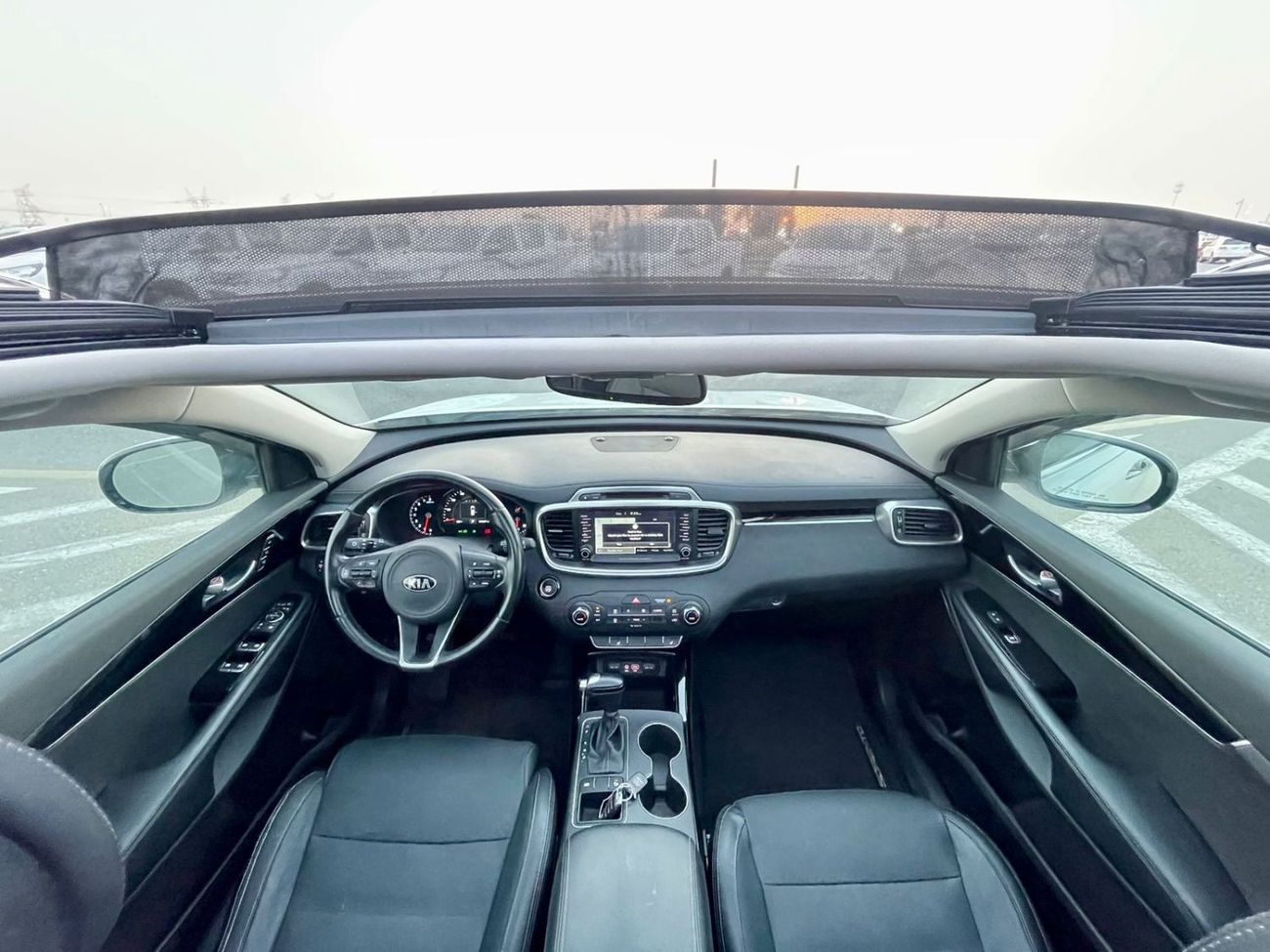 كيا سورينتو 2016 Kia Sorento SX Edition Full Option Panorama View - 3.3L V6 - 7 Seater With Radar - 98,000 Milea