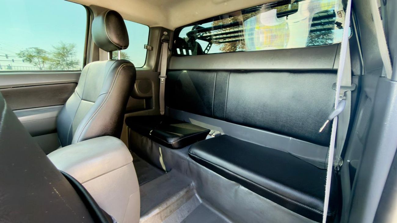 تويوتا هيلوكس 2013| 3.0L DIESEL ENGINE | MT | RHD | SMART CAB | GTK BULL BAR WITH LED FOCUSED LIGHTS | HEAVY 4X4 S