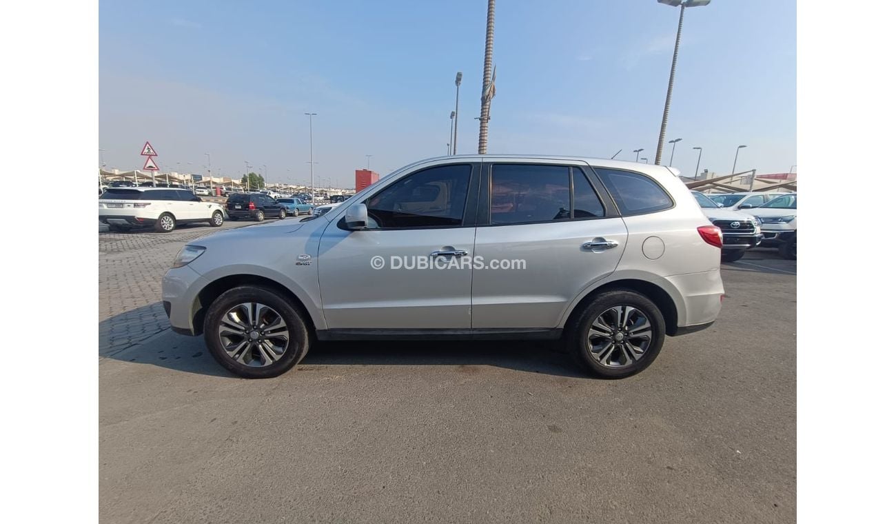 Hyundai Santa Fe Hyundai Santafe 2011 diesel.The car is very good, in perfect condition, looks clean from the inside