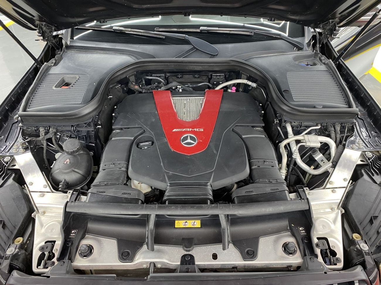 مرسيدس بنز GLC 43 AMG STD 4MATIC 3.0L (367 HP)