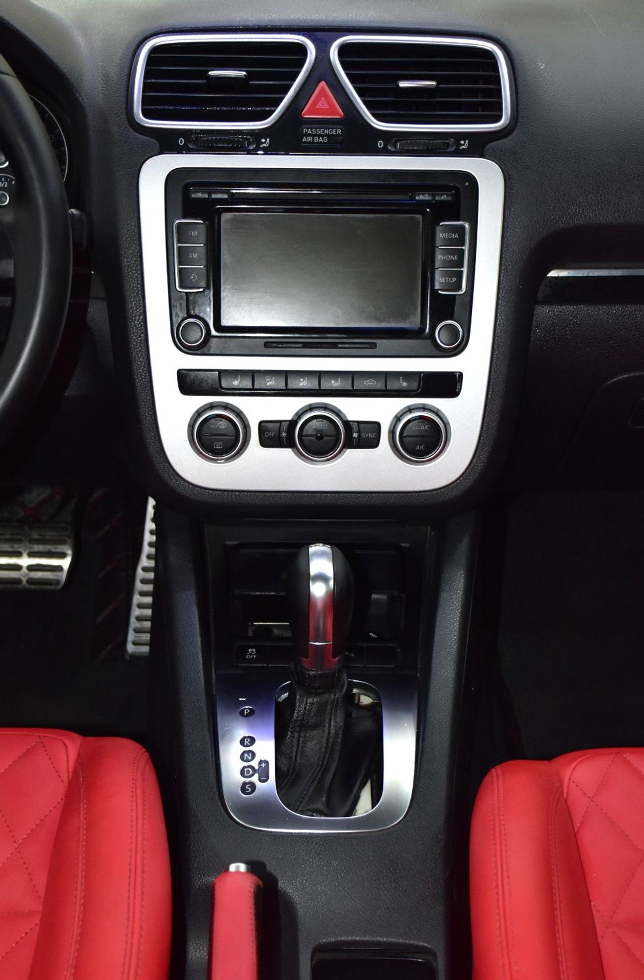 Volkswagen Eos EXCELLENT DEAL for our Volkswagen EOS 2.0 TSi ( 2013 Model ) in White Color GCC Specs