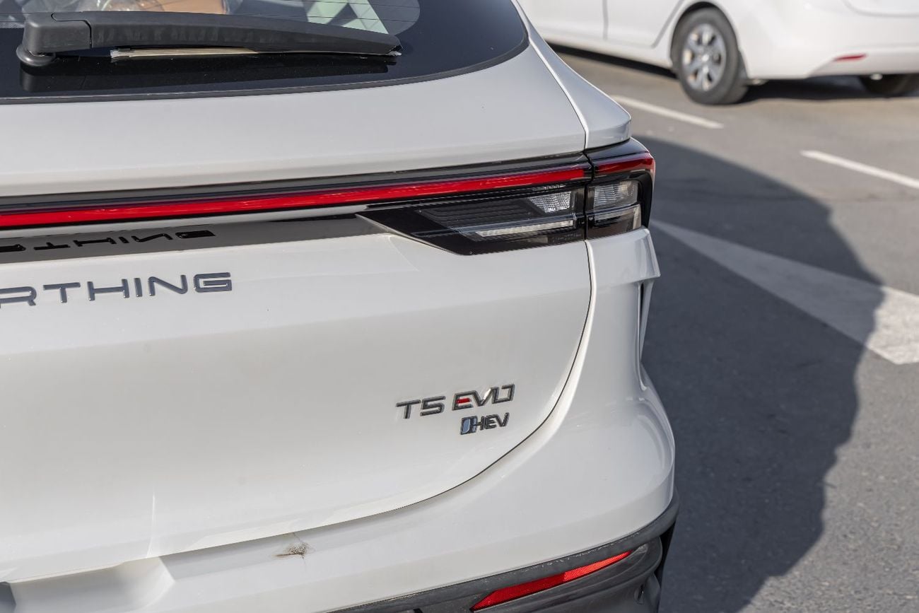 Forthing T5 HEV DONGFENG FORTHING T5 | HEV | GCC | HYBRID | V4 | WHITE | 2026
