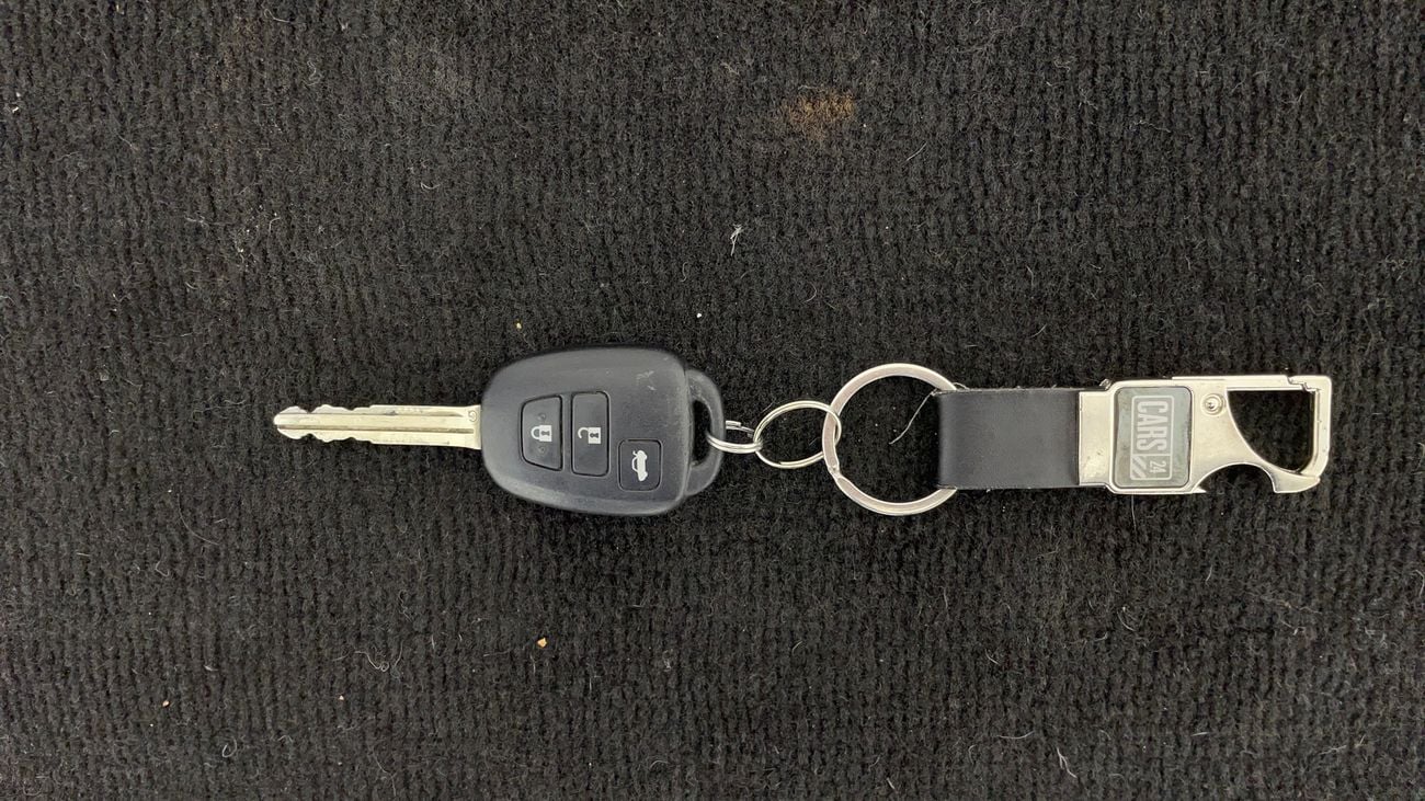 تويوتا يارس SE 1.5 | بدون دفعة مقدمة | اختبار قيادة مجاني للمنزل