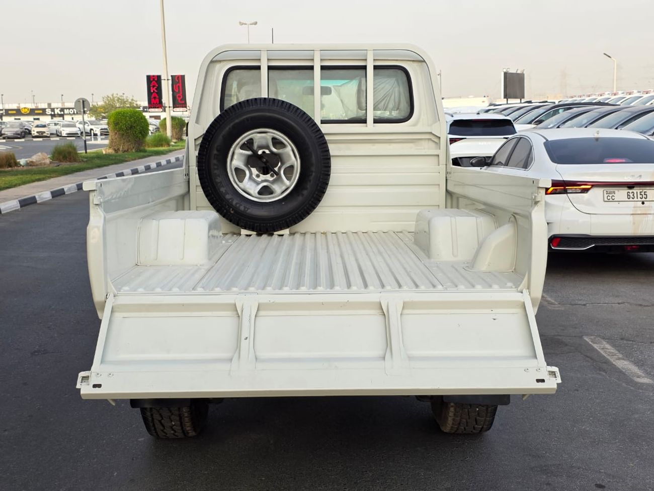 تويوتا لاند كروزر بيك آب diesel 4.5 liter ,right hand drive 2017 model V8 only for export available