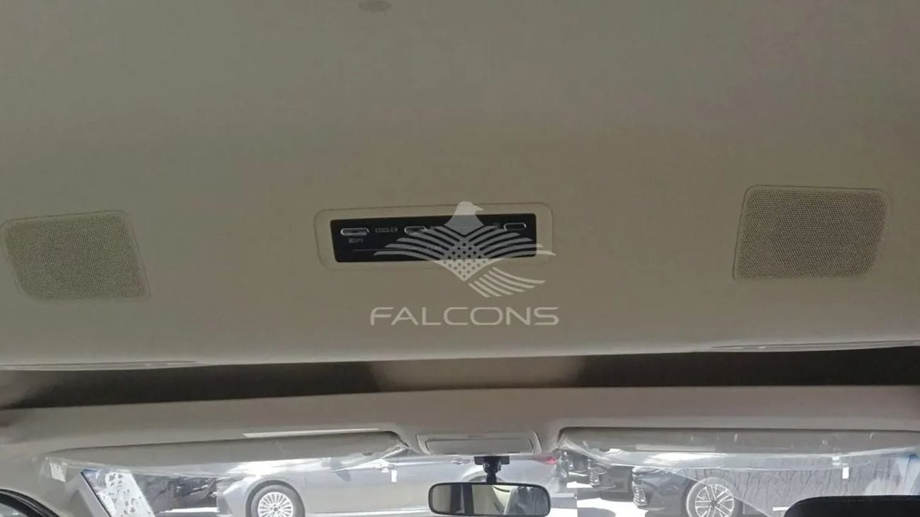 Toyota Hiace Toyota/HIACE D/ 2.8L COMMUTER 13 STR DSL H.ROOF AT