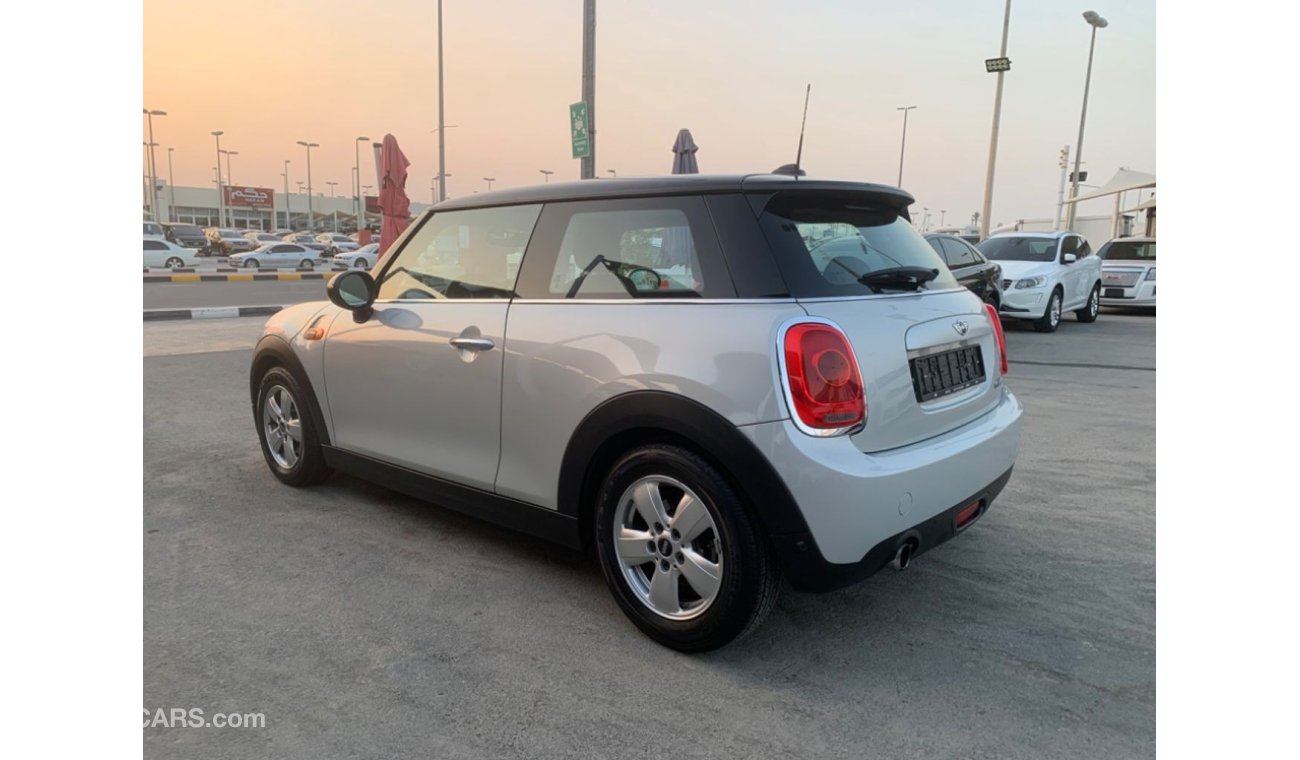 Mini Cooper SUPER CLEAN CAR LOW MILEAGE FSH BY AGENCY