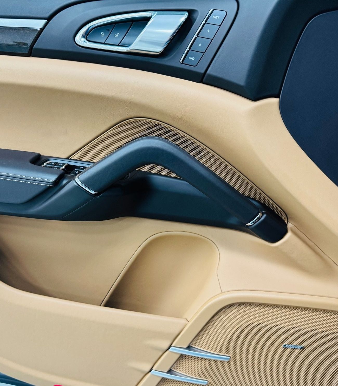 Porsche Cayenne GCC .. FSH .. Original Paint .. S .. Perfect Condition