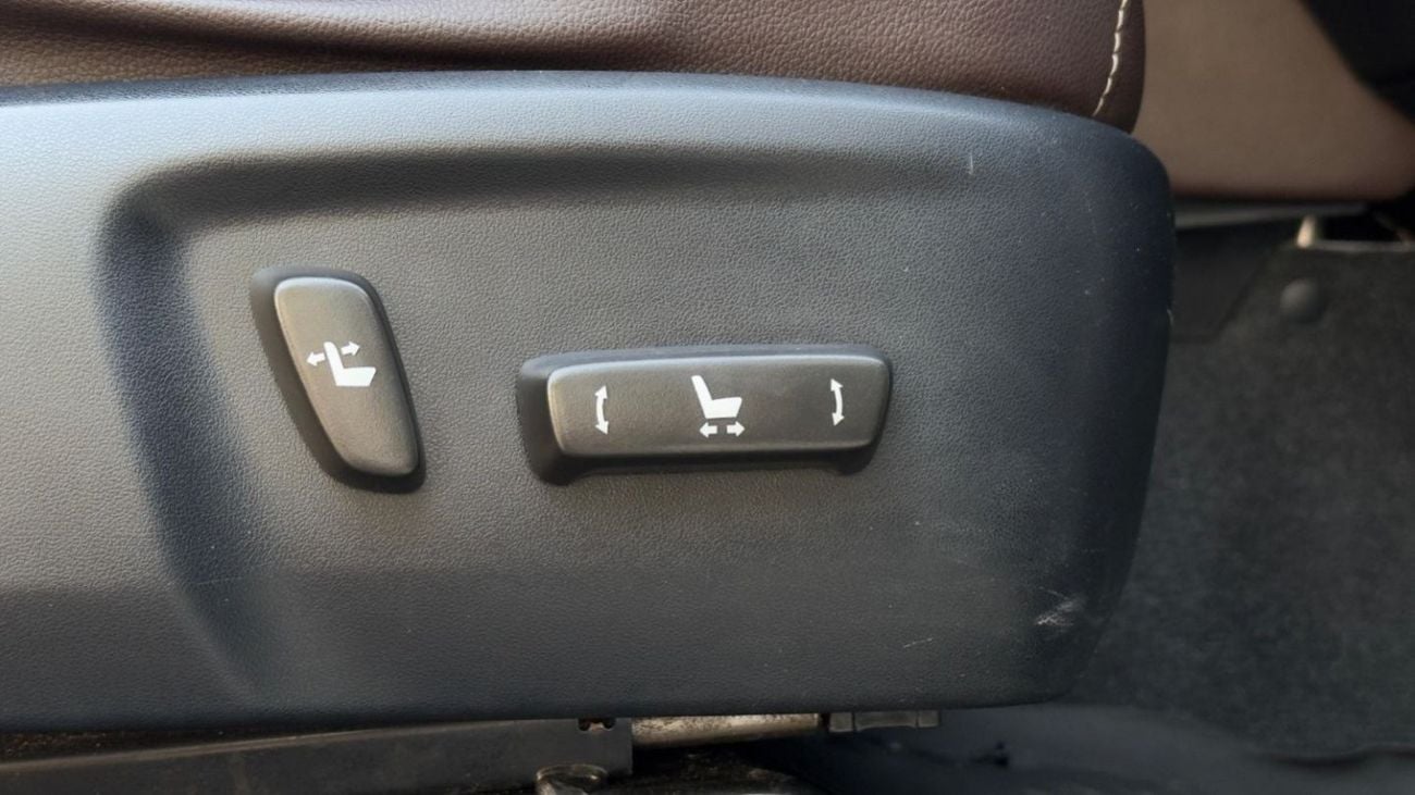 Toyota Fortuner LEGENDER BODY KIT INSTALLED | REAR VIEW CAMERA | ELECRIC SEAT | 2.8L DIESEL | RHD | 2016