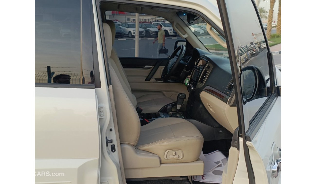 ميتسوبيشي باجيرو 3.5L Petrol, Leather Seat, Sunroof Full Option, RTA PASS (LOT # 1807)