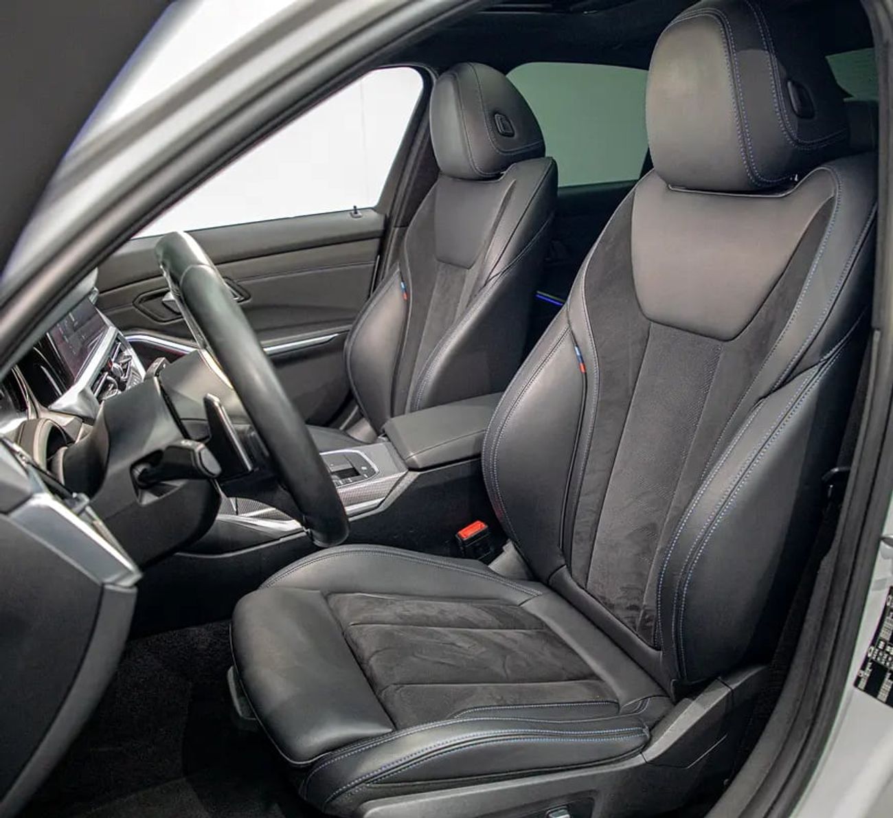 بي أم دبليو 330i M Sport 2.0L (255 HP)