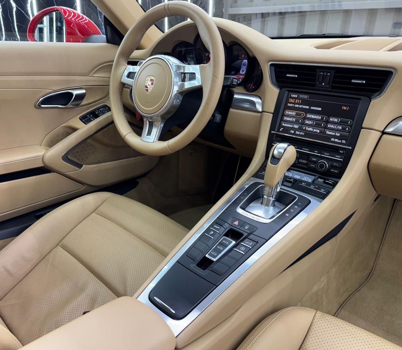Porsche 911 CARRERA