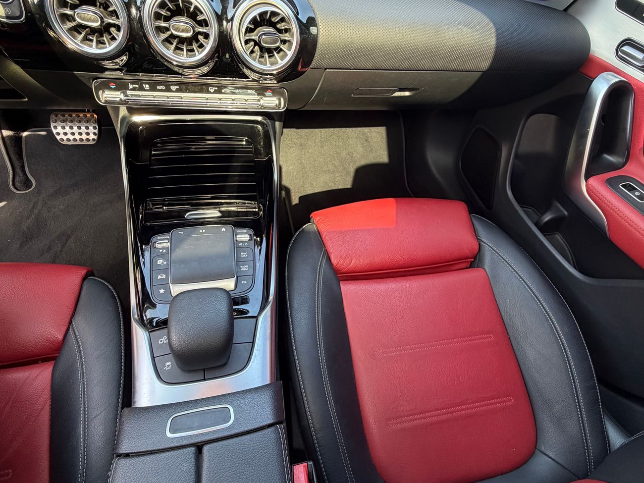 مرسيدس بنز CLA 35 AMG 2.0L Turbo AMG(4MATIC), 5 door sedan