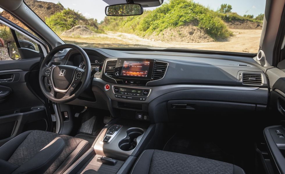 Honda Ridgeline interior - Cockpit