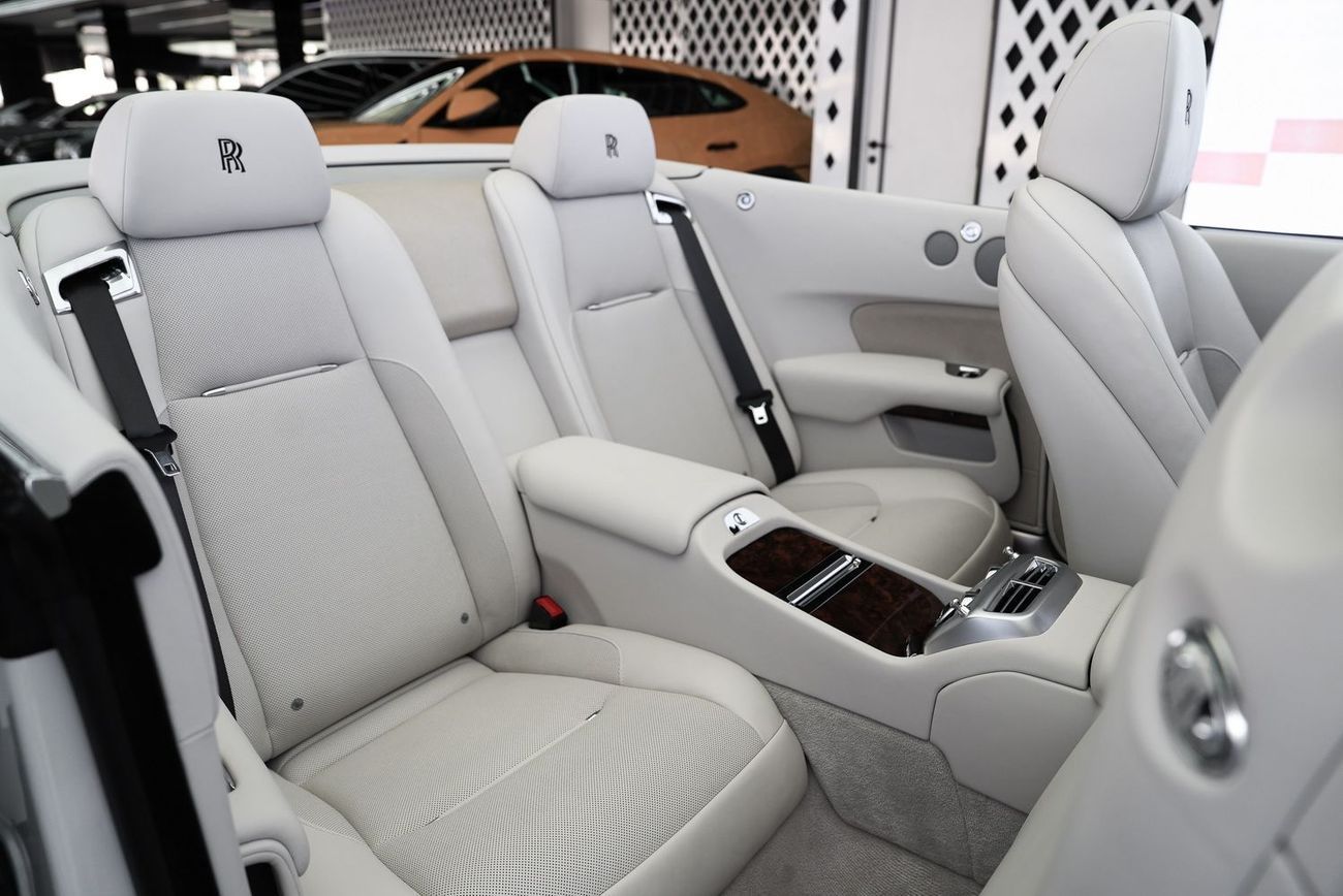 رولز رويس داون Rolls Royce Dawn