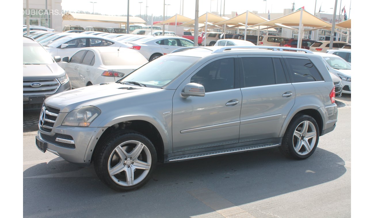 Mercedes-Benz GL 500 Mercedes GL 500 GC Seville Option, gray color, excellent condition, you do not need anything