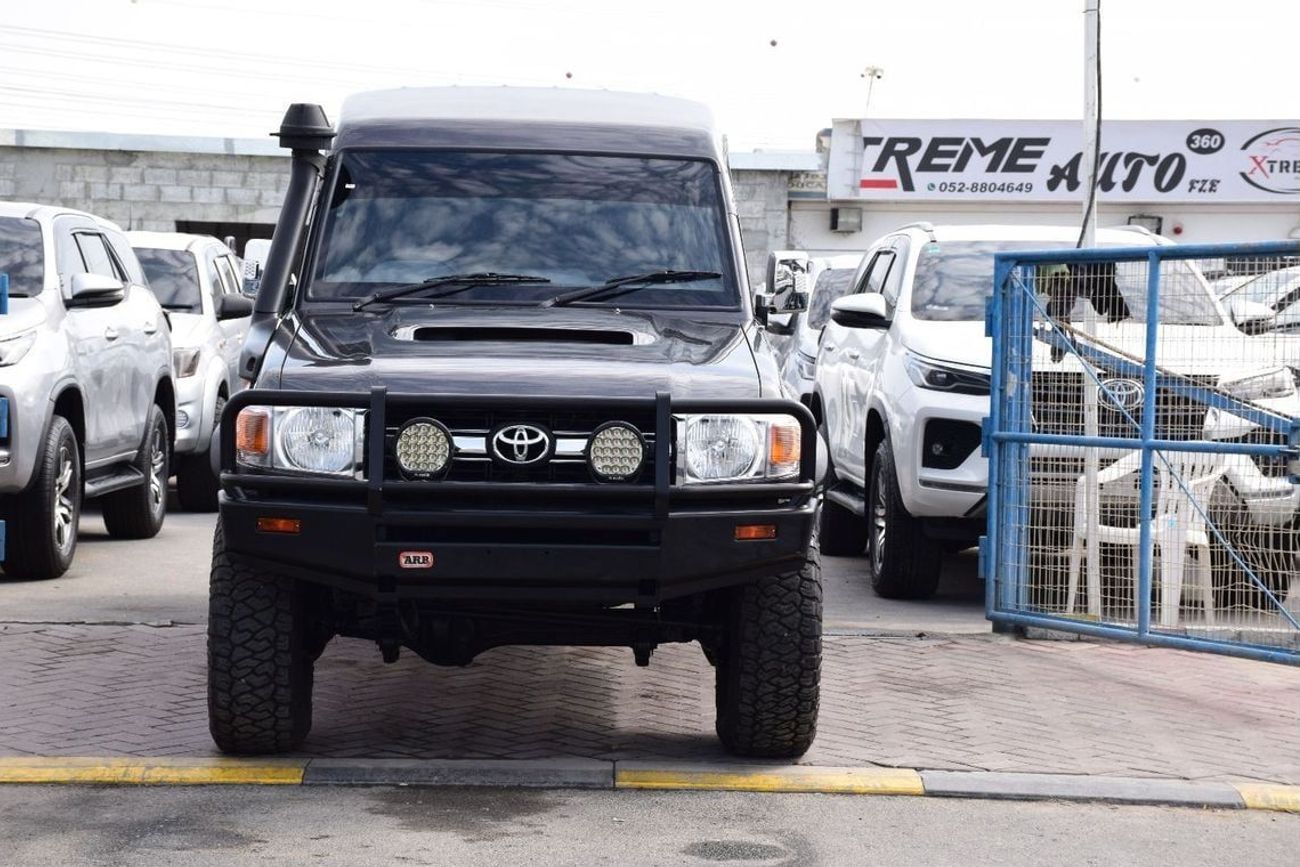 تويوتا لاند كروزر 70 Std 4.5L 4WD