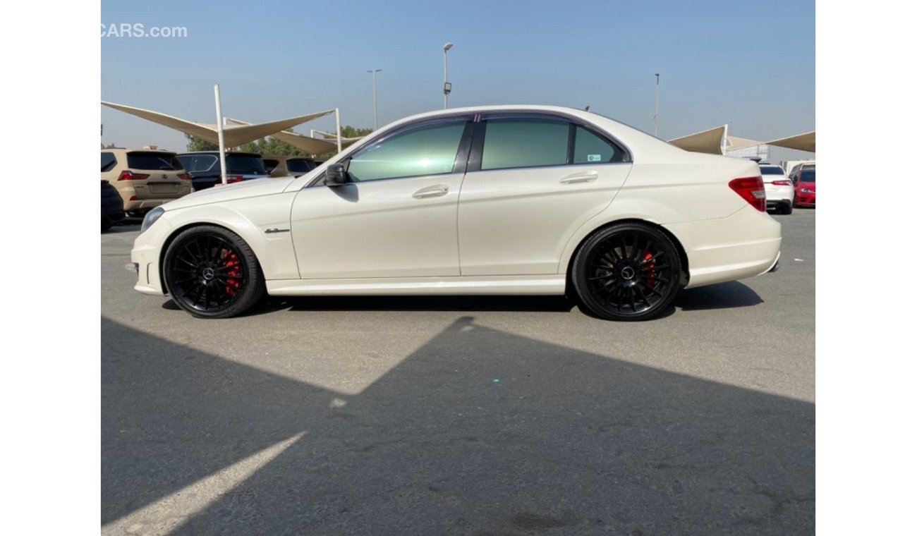 Mercedes-Benz C 63 AMG MERCEDES BENZ AMG C63